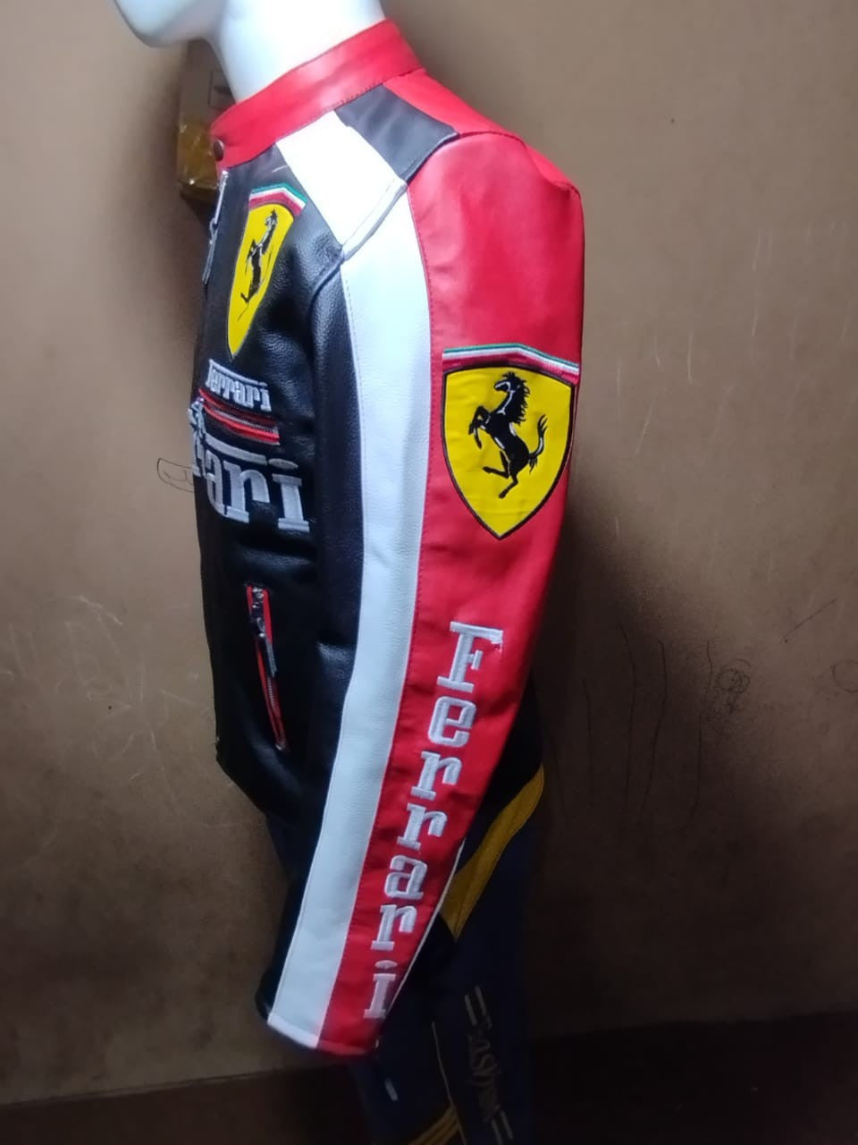 Jaqueta FERRARI F1 Vintage Couro Black Red