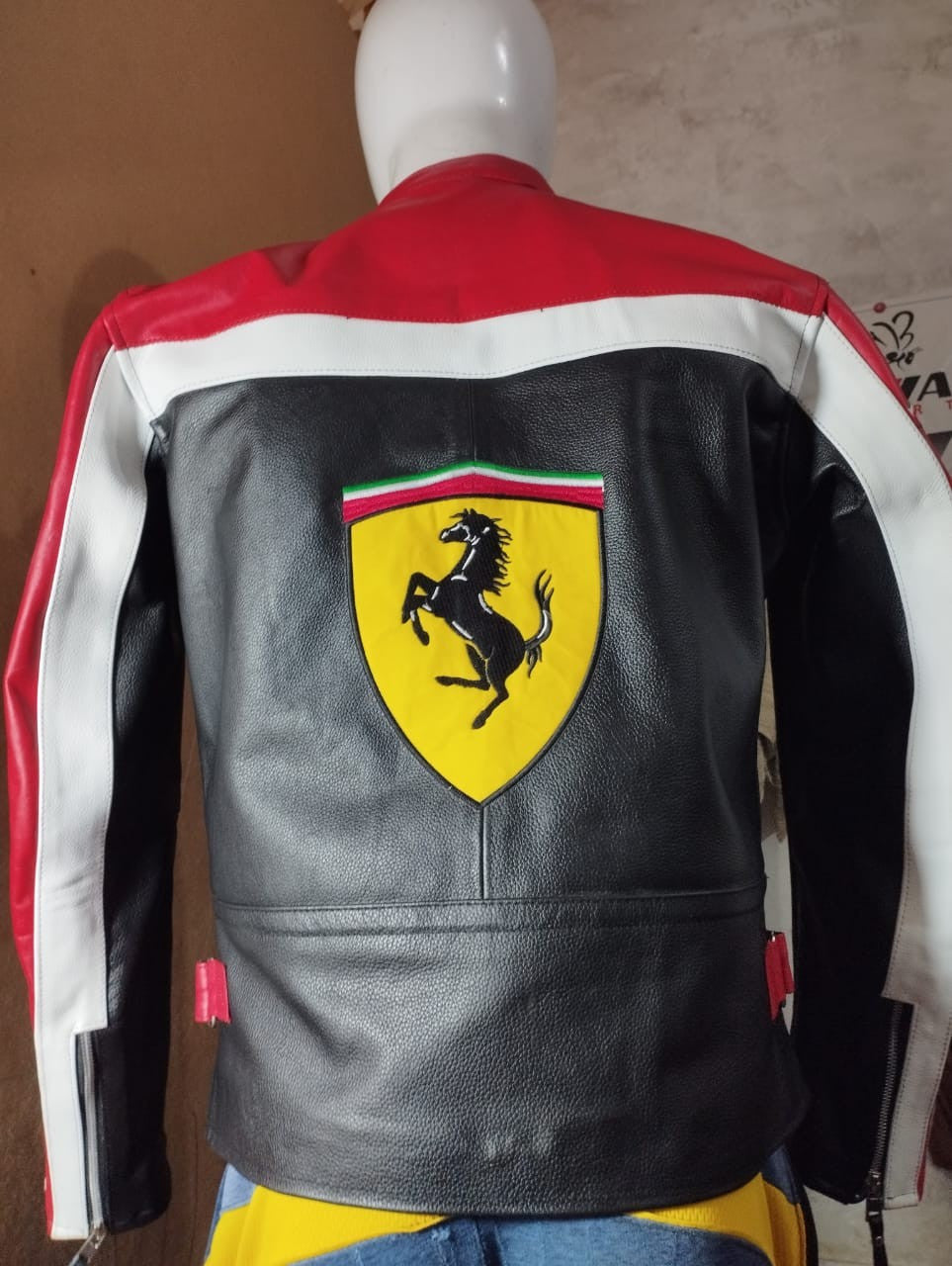 Jaqueta FERRARI F1 Vintage Couro Black Red