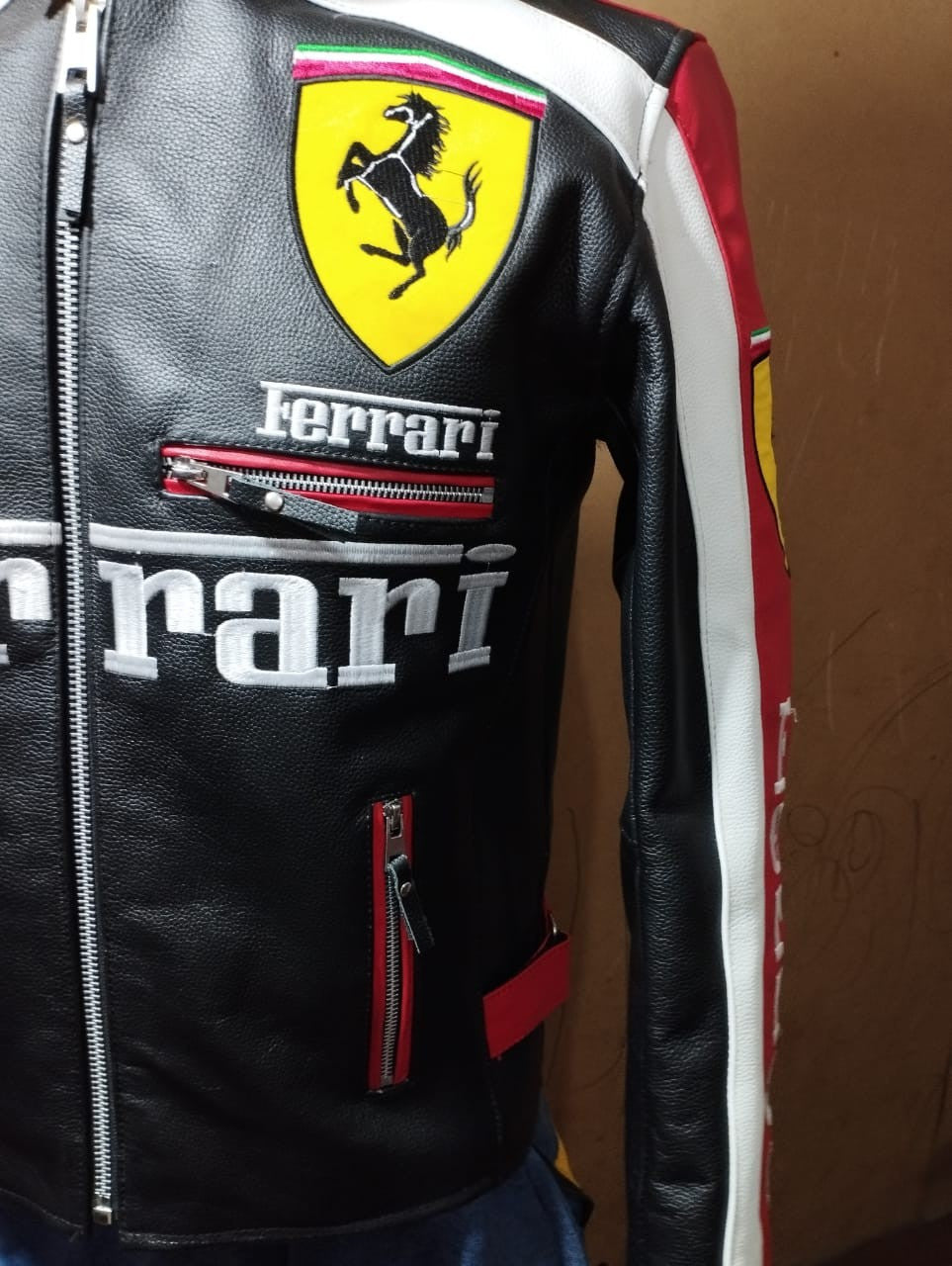 Jaqueta FERRARI F1 Vintage Couro Black Red